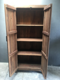 Stoere oud houten 2deurs grote dichte kast 195 x 90 x 40 cm landelijk stoer industrieel trucwood kleding linnenkast keuken servies Railway grof hout Bassano