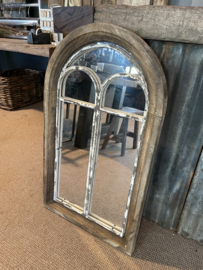 Stoere oude houten spiegel stalraam stalraamspiegel landelijk old look oude look doorgeschuurd oud hout metaal venster kozijn