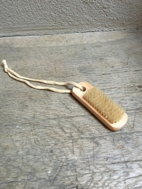 Naturel houten nagelborstel nagelborsteltje landelijk brocant oude stijl borsteltje