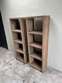 Stoere hoge smalle oude vergrijsd houten kast railway keukenkast roomdivider kamerscherm boekenkast legplanken schap rek winkel truckwood landelijk robuust boekenkast 160 x 50 x D35 cm schap handdoeken badkamer keuken rek grof stoer hout SEP