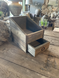 Vergrijsd houten Decoratie bak bakje hout vak ladekastje gruttersbak met lade laatje landelijk stoer