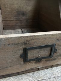 Stoere oud houten bak gruttersbak schap box la lade schuifbak schuifla tijdschriftenbak ordner landelijk stoer robuust industrieel  hout
