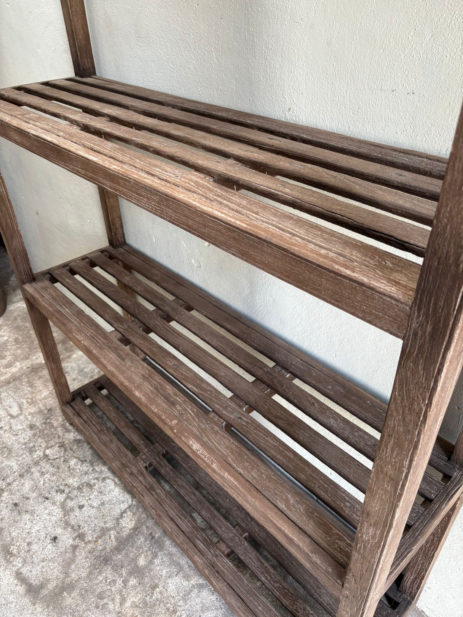 Groot oud vergrijsd doorleefd houten rek kast boekenkast legkast landelijk stoer authentiek H190 x B140 x D40 cm