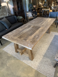 Massieve vergrijsd eiken tafel boerentafel 210 x 100 x H77 cm kloostertafel landelijk robuust stoer eettafel