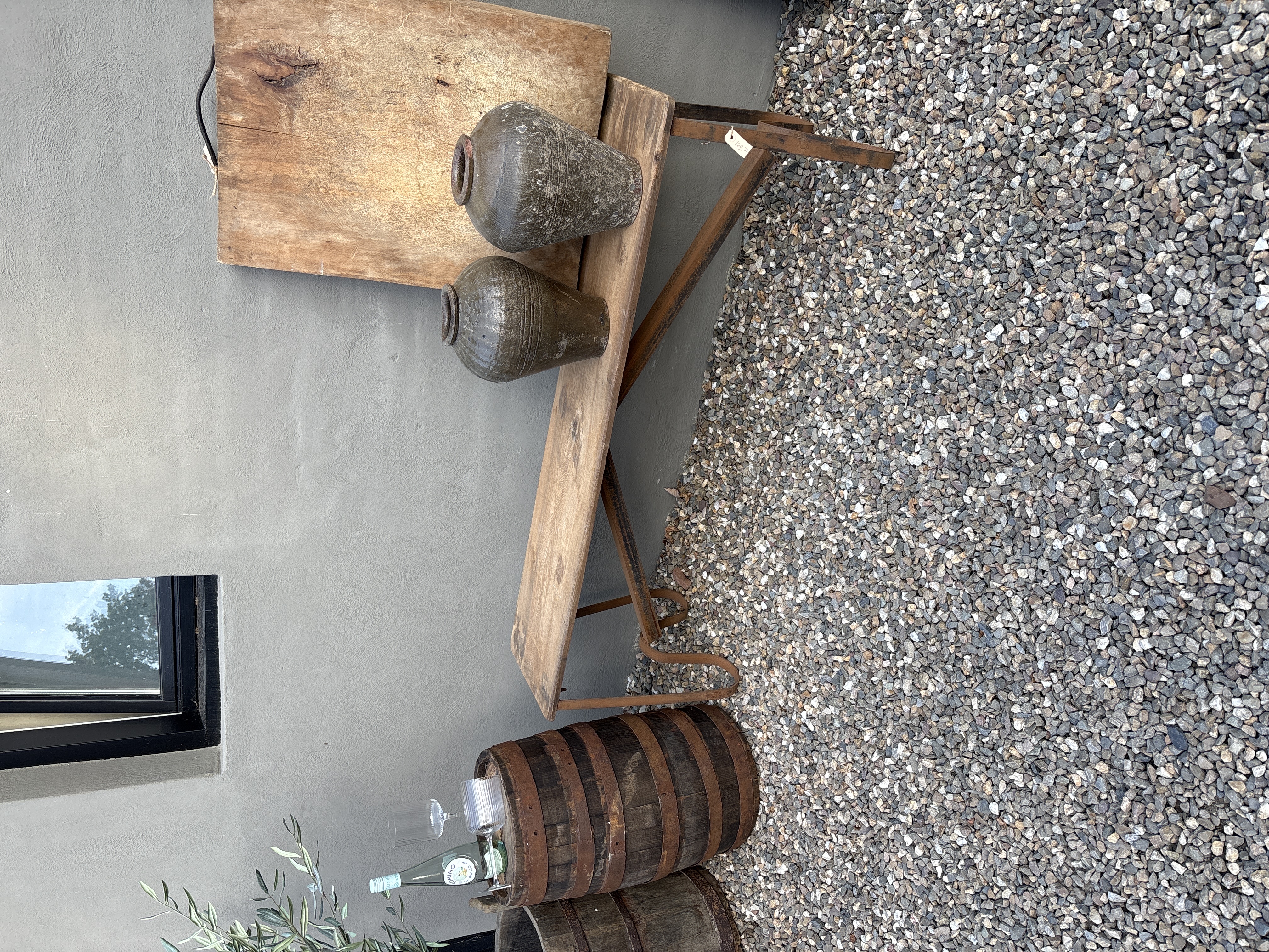 Oud houten bank bankje industrieel  140 cm ijzeren onderstel metaal vintage landelijk stoer vintage