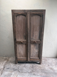 Hele mooie unieke vergrijsd houten grote 2 deurs kast landelijk oosters stoer H181 x B95 x D46 cm