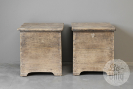 Prachtige oude doorleefd houten kist kisten stoer kruk bijzettafel salontafel robuust sober bijzettafel bijzettafeltje