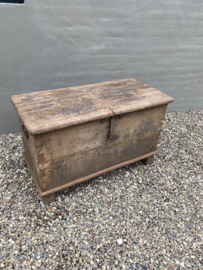 Prachtige oude doorleefd houten kist dekenkist Salontafel bijzettafel Sidetable landelijk stoer