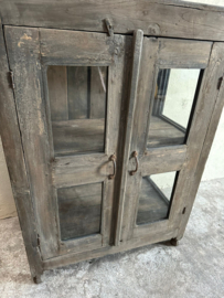 Hele stoere unieke oude vergrijsd houten kast kastje hal keuken servies vitrinekast keukenkast glaskast landelijk 108 x 64 x 29 cm