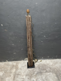 Prachtige stoere unieke oude vergrijsd houten lampenvoet staande lamp vloerlamp balluster baluster balusterlamp 140 cm pilaar nr 3