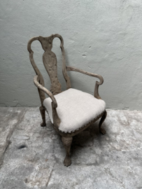 Prachtige oude vergrijsd houten stoel met jute stoffen zitting armleuning fauteuil landelijk sober shabby chique