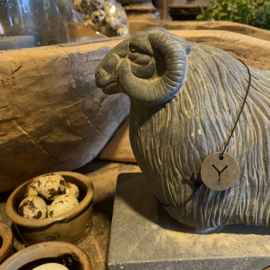 Beeld ram schaap geit bok beton Betonlook BRYNXZ