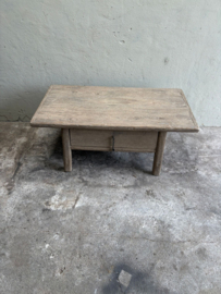Mooie vergrijsd houten salontafel met grote lade landelijk 109,5 x 58 x H44,5 cm