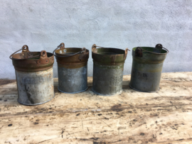 Oud metalen (zinken?) emmer emmertje assorti landelijk brocant industrieel