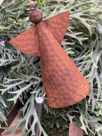 Roest bruin metalen engel engeltje kerst hanger kerstbel landelijk brocant stoer urban vintage
