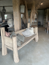 Hele stoere degelijke zware robuust licht houten bank tuinbank stationsbank boerderij boomstam stronk lounge stronk boomstam Eettafelbank landelijk finca boeren boho Ibiza nostalgisch