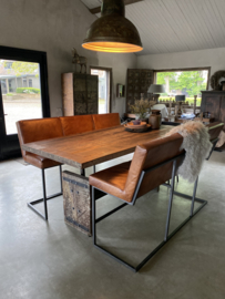 Stoere zware industriele houten tafel buro bureau werktafel werkbank eettafel bartafel sta-tafel staantafel  countertafel landelijk vintage met metalen wiel en details 220 x 100 cm