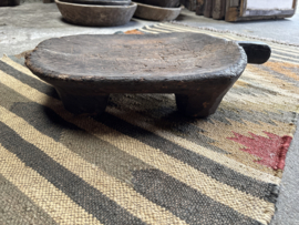 Hele gave unieke oude houten naga schaal op voetjes pootjes vintage landelijk stoer