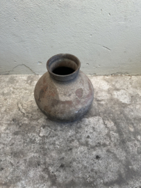 Prachtige vergrijsd antieke claypot Nepal kruik stenen vaas pot landelijk stoer sober vintage 42 x 35 cm