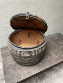 Prachtige 🤩 grote orginele oude vergrijsde mand dessert basket met deksel landelijk stoer sober vintage uniek desert