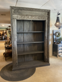 Hele gave grote oude vergrijsd doorleefd houten kast imposant 257 x 167 x 48 cm legplanken boekenkast keuken servieskast keukenkast  sober landelijk stoer groot hout vergrijsd boekenkast keukenkast winkelkast uniek , heel gaaf!!