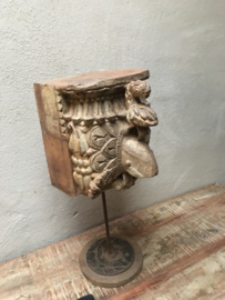 Groot Oud vergrijsd houten ornament op statief voet landelijk stoer grijs hout