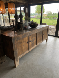 Groot oud doorleefd houten kast dressoir sideboard kookeiland keukenkast keuken keukenelement werkbank werkblad boerenkast keukenblok kastenwand sideboard keukenkast kast sidetable 4 deurs landelijk werkbank toonbank