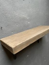 Stoere oude vergrijsde wandplank wandconsole Railway truckwood smeedijzeren metalen schapdragers inclusief oude plank plankdragers landelijk industrieel 80 cm