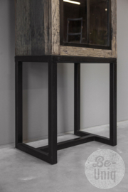 Stoer vergrijsd houten metalen truckwood railway vitrinekast glaskast servieskast kast Boston H180 x B58 x D40 cm landelijk stoer industrieel SEP