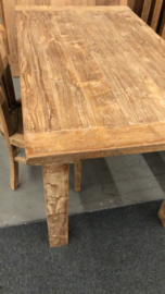 Stoere grove teakhouten tafel met blokpoten en dik tafelblad  200  x 100 cm landelijk stoer robuust
