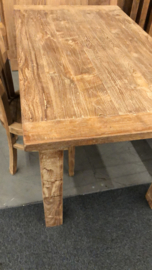 Stoere grove teakhouten tafel met blokpoten en dik tafelblad  160 x 90 cm landelijk stoer robuust