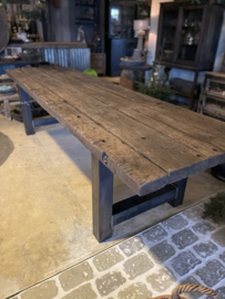 Stoere oude industriële tafel 300 cm eettafel workmate werkbank werktafel vintage metalen onderstel