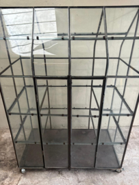 Metalen kas kasje tuinkas tuinkast kast vitrine vitrinekast glaskast met glas H187 X B130 XD70 cm