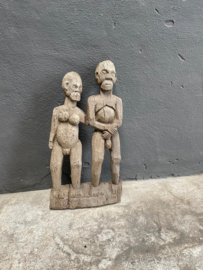 Oud vergrijsd houten beeld man en vrouw beeldje landelijk stoer sober