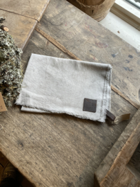 Prachtige shabby linnen doek keukendoek decoratie met leren lusje chalk -n- flax