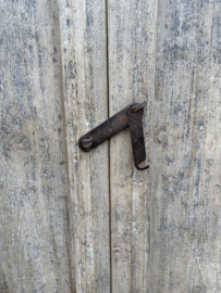 Prachtige grote vergrijsd houten 2deurs dichte kast linnenkast keukenkast boekenkast archief ordners landelijk sober