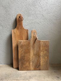 Stoere landelijke oude houten broodplank snijplank landelijk stoer robuust grof oud hout kaasplank