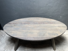 Robuuste oud houten ovale tafel 200 x 110 cm kloostertafel tafel eettafel landelijk industrieel stoer vintage retro urban leestafel ovaal