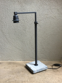 Tierlantijn tafellamp hard stone hardstone desk lamp lood grijs kleur lamp lampje hardsteen voetje landelijk stoer