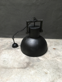 Industrieel zwarte metalen hanglamp fabriekslamp lamp plafondlamp zwart metaal landelijk stoer
