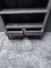 Grote oude vergrijsd houten kast legplanken winkelkast schoenenrek sober landelijk stoer groot hout vergrijsd beige boekenkast keukenkast