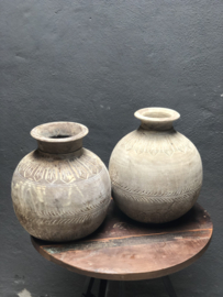 Prachtige grote oude licht vergrijsd houten pot potten vaas kruik bewerkt boho Ibiza style sober stoer landelijk