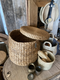 Rotan rieten wasmand met deksel mand landelijk stoer boho