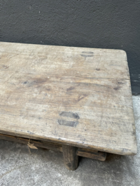 Stoer vergrijsd houten salontafel 88x43x H26 cm bijzettafel Salontafeltje Tafeltje Bijzettafeltje landelijk stoer sober oud Chinees koffietafeltje