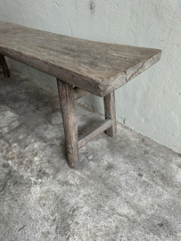 Oude lange vergrijsd houten bank eettafelbank eetkamerbank landelijk stoer 169 cm