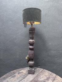 Oude vergrijsd houten balusterlamp voet lampevoet hout landelijk stoer aura Peeperkorn nr 7