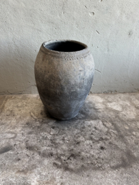 Oud stenen kruik olijfkruik waterkruik pot vaas 60 cm hoog 43 cm doorsnede landelijk antieke pot nr 6