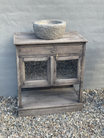 Oud vergrijsd houten glaskastje vitrinekastje servies keuken landelijk hal hout glas vitrine