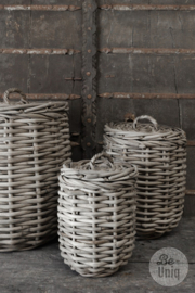 Set van 2 wasmanden manden met deksel vergrijsd riet rotan rieten grey wash baskets rattan landelijk stoer mand korf