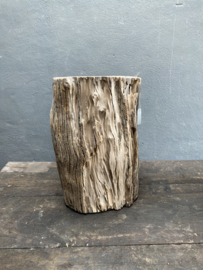Prachtige Stoere oude vergrijsd houten kruk pilaar boomstam boomstronk  sokkel zuil balluster stronk tafeltje bijzettafeltje landelijk stoer vintage urban